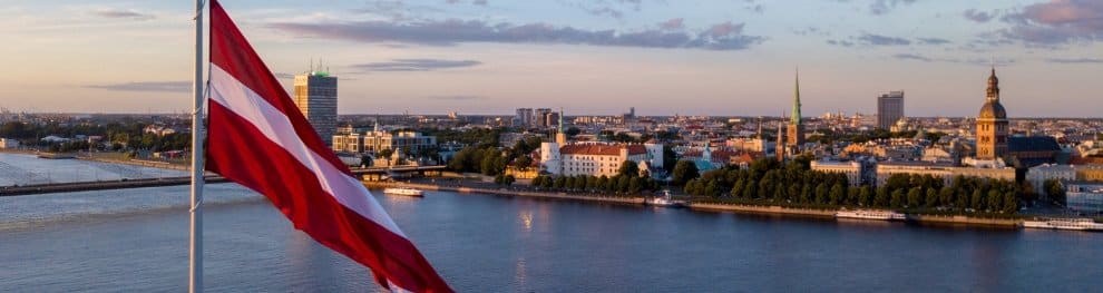 Verkehrsregeln in Lettland: Das müssen Sie beachten