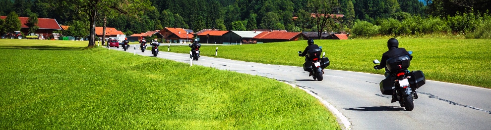 Überholverbot fürs Motorrad: Welches Schild ordnet dies an?