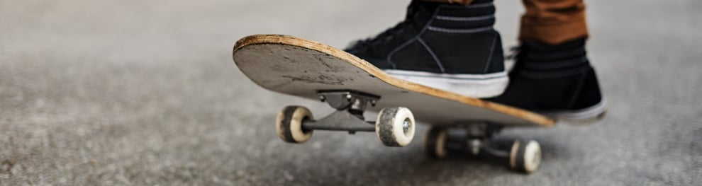 Skateboard fahren: Welche Regeln sind im Straßenverkehr zu beachten?