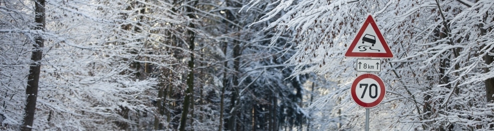 Autofahren bei Schnee und Eis: So kommen Sie sicher voran bei Glätte