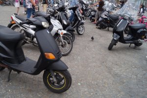 Helmpflicht beim Moped: Innerhalb der DDR war diese auch seit Oktober 1985 vorgeschrieben.
