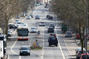 Die Höchstgeschwindigkeit innerorts gilt für alle Verkehrsteilnehmer.