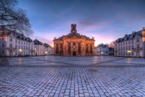 Über die Internetwache Saarland können Sie online Strafanzeige stellen.