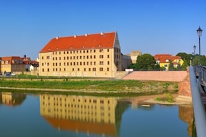 Nutzen Sie die internetbasierte Zulassung, können Ihnen die Öffnungszeiten der Kfz-Zulassungsstelle in Grimma egal sein.