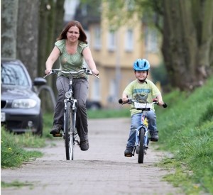 Ein gutes Kinderfahrrad sollte über gut funktionierende Bremsen und Reflektoren verfügen.