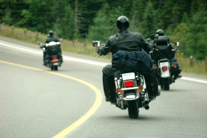 Wenn Motorradfahrer eine Kurve schneiden, denken sie selten an die möglichen Konsequenzen.