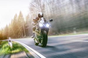 In Frankreich soll der Lärm-Radar "Méduse" bald zu laute Motorräder und Autos überführen.