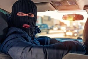 Masken sollen am Steuer zukünftig verboten sein.