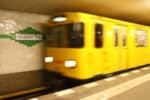 Verstoß gegen die Maskenpflicht in Berlin: Ein Bußgeld ab 50 Euro soll künftig Maskenverweigerern in U-Bahn & Co. drohen.