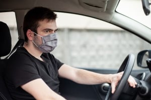 In Sachsen und Berlin gilt ab sofort eine Maskenpflicht im Auto.