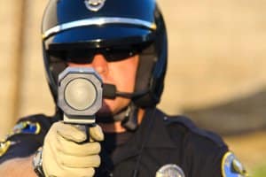 Auch bei der Maskierung gibt es keine Narrenfreiheit im Straßenverkehr: Die originale Polizei-Dienstkleidung ist verboten.
