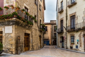 Eine Maut fällt in Spanien nur auf bestimmten Straßen an.