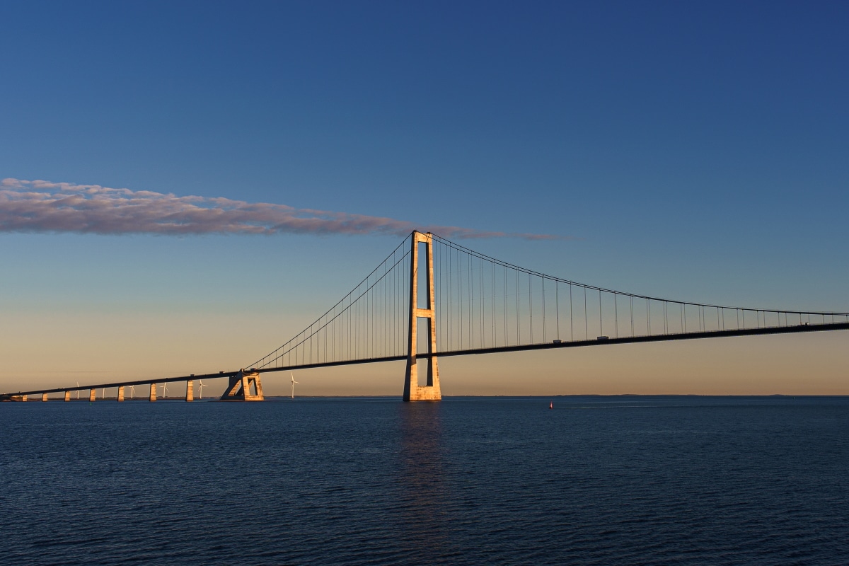 Für die Brückennutzung können Mautgebühren in Dänemark anfallen.