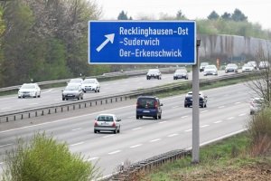 Gibt es ein Mindestgeschwindigkeit für die Autobahn in Deutschland?