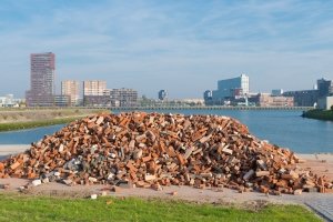 Bei einer Mülldeponie wird auch Bioabfall gelagert