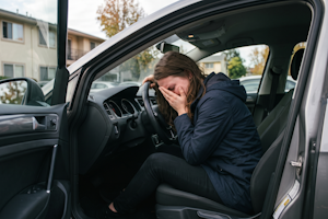 Viele Betroffene haben nach einem Unfall Angst vorm Autofahren.
