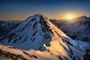 Ozon findet sich in der Atmosphäre unserer Erde wieder. Dort sorgt es u.a. für die Blaufärbung des Himmels während der Dämmerung