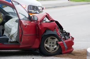 Einen Panzer fahren macht Spaß. Erst recht, wenn man beim Car-Crashing Autos plattwalzen darf.