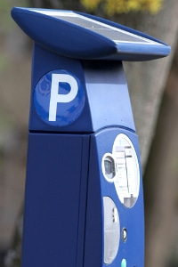 In manchen Städten gibt es am Parkscheinautomat eine "Brötchentaste".