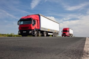 Das Platooning ermöglicht es Lkw, den Sicherheitsabstand zu verringern.