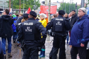 Die Polizei kann nachprüfen, ob Maskenverweigerer ein falsches Attest vorgelegt haben.
