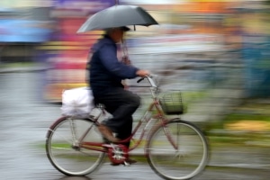 Fahrrad fahren bei Regen: Mit diesen Tipps macht das Spaß!