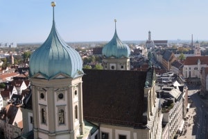 Rote Ampel überfahren? Die meisten Blitzer in Augsburg lösen bei so einem Verstoß aus.