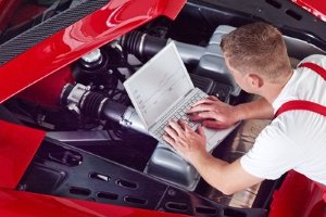 Bei dem Rückruf möchte Audi die Abgas-Werte mittels einer Softwareanpassung optimieren.