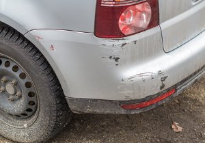 Es muss eindeutig nachgewiesen werden, dass ein am Fahrzeug entstandener Schaden auf die Waschanlage zurückzuführen ist.