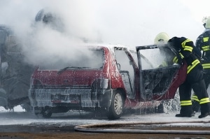 Wann Gaffer bei einem Unfall eine Straftat begehen