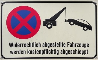 Parkplatz Einfahrt Verkehrsspiegel, Kollision Nicht verformt