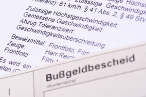 Schilder fehlinterpretiert: Das Bußgeld kann erhöht ausfallen, da dies als Vorsatz gewertet werden kann.