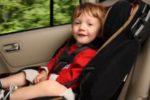 Einen optimalen Schutz im Auto bietet Kindern ein Kindersitz in jedem Alter.