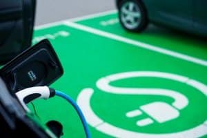 Schweden setzt nicht nur auf ein Diesel-Fahrverbot, auch E-Autos sollen gefördert werden.