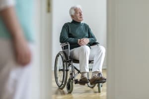 Ein Seniorenmobil bietet mehr Unabhängigkeit als ein Rollstuhl.