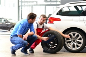 Egal ob Sie Winter- oder Sommerreifen kaufen möchten: Die Reifen müssen zu Ihrem Fahrzeug passen.