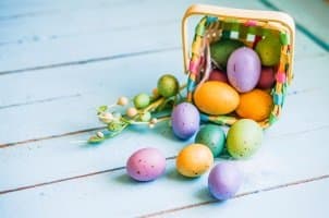 Sommerreifen-Tipps schon zu Ostern? Nicht nur Ostereier, sondern auch Sommerreifen werden zum Osterfest häufig gekauft.