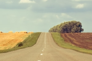 Wie lässt sich eine Straßenkuppe sicher überwinden?