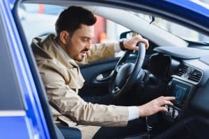 Informieren Sie sich vorab über die Strecke, um potentielle Bussen auf der Autobahn in der Schweiz zu vermeiden.