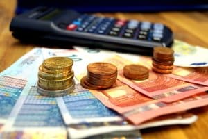 Der Stromrechner hilft, Strompreise zu vergleichen und Geld zu sparen