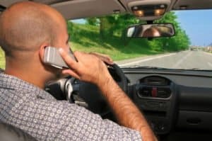 Nicht nur die Technik gegen Geisterfahrer soll die Verkehrssicherheit erhöhen, auch Handynutzern geht es an den Kragen.