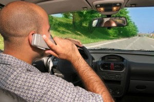 Telefonieren auf der Autobahn ist besonders gefährlich