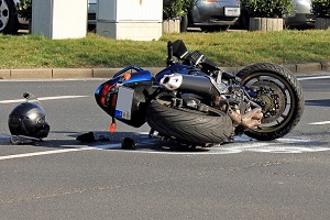 Ist ein Motorrad in einen Unfall in Düsseldorf verwickelt, kann dies fatale Folgen haben.