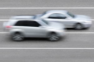 Ein Unfall passiert beim Überholen schnell: Rechtsabbieger müssen vorsichtig sein.