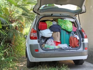 Vor der Fahrt in den Urlaub das Auto unbedingt auf Überladung prüfen