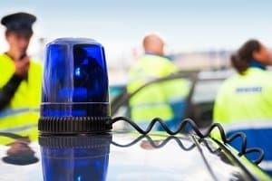 Verfolgungsjagd auf der A3: Mit Hubschrauber und Nagelsperre ging die Polizei gegen den Flüchtigen vor.