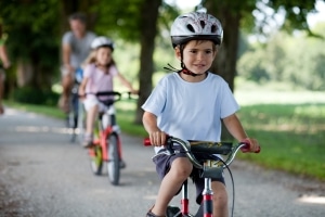 Durch die Verkehrserziehung erlernen Kinder die sichere Teilnahme am Straßenverkehr.