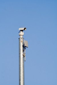 Oft kontrollieren Beamte mittels Videoüberwachung, ob der Abstand eingehalten wird.