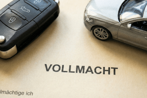 Gehört das Auto Ihnen nicht, können Sie ohne Vollmacht keinen Kfz-Schlüssel nachmachen lassen.
