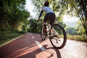 Vorteile beim Fahrrad-Leasing: Geringe Kosten und Wartungspakete inklusive.